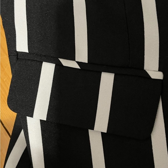 Suzy Shier Black & White Striped Blazer S - Picture 4 of 5